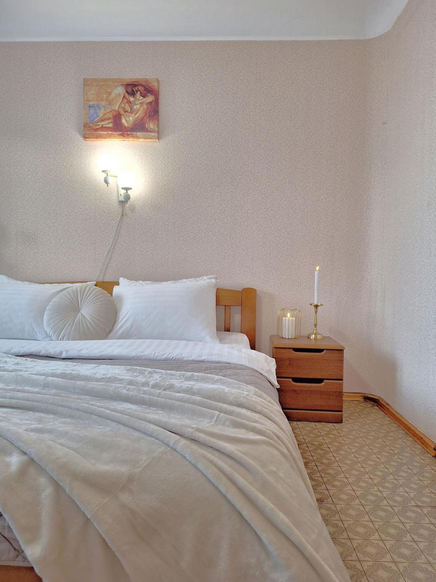 4 Ліжка З Балконом Документи Для Відряджень Мережа Alex Apartments Безконтатне Заселення 24-7 Poltava Kültér fotó