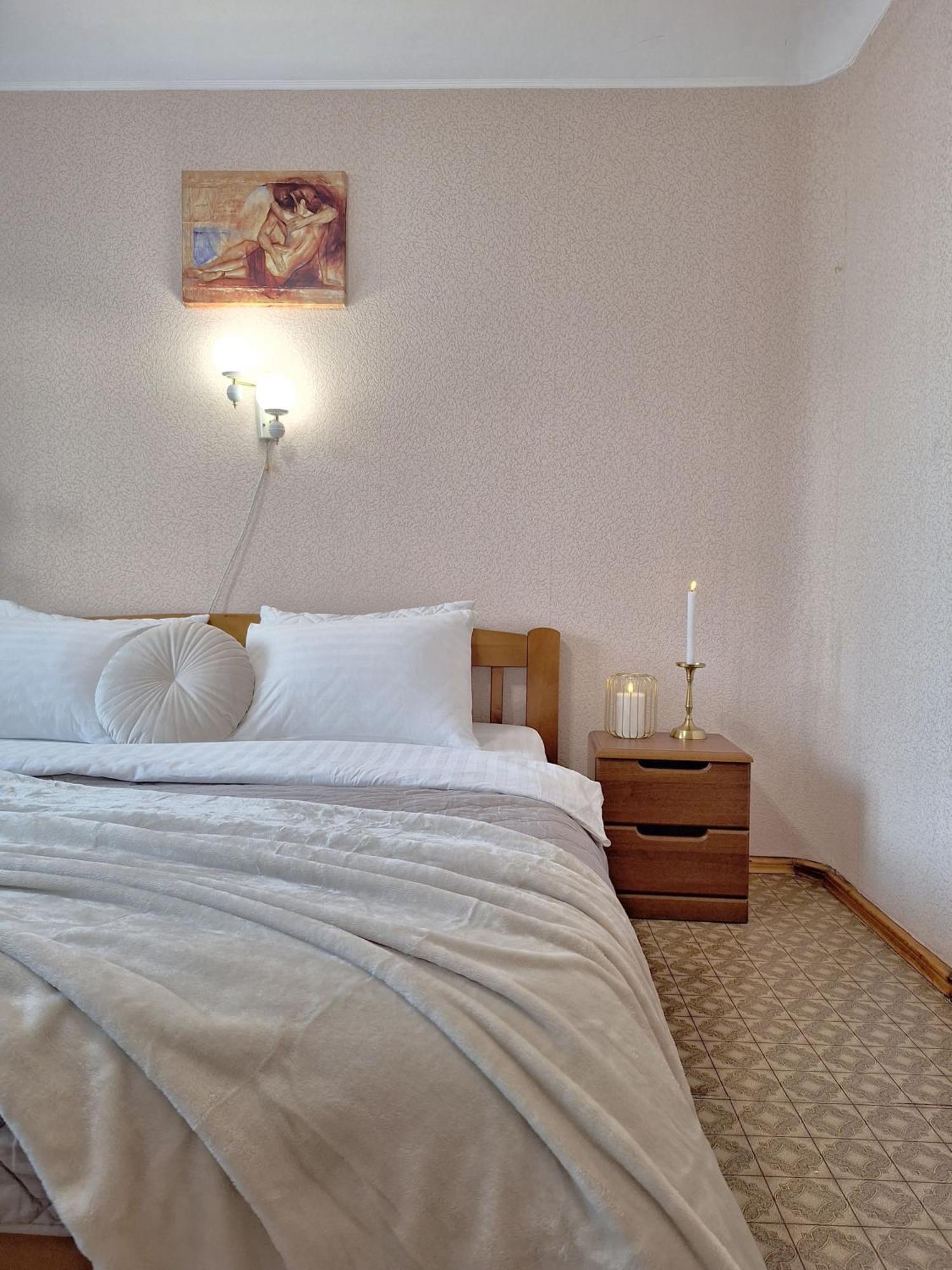 4 Ліжка З Балконом Документи Для Відряджень Мережа Alex Apartments Безконтатне Заселення 24-7 Poltava Kültér fotó