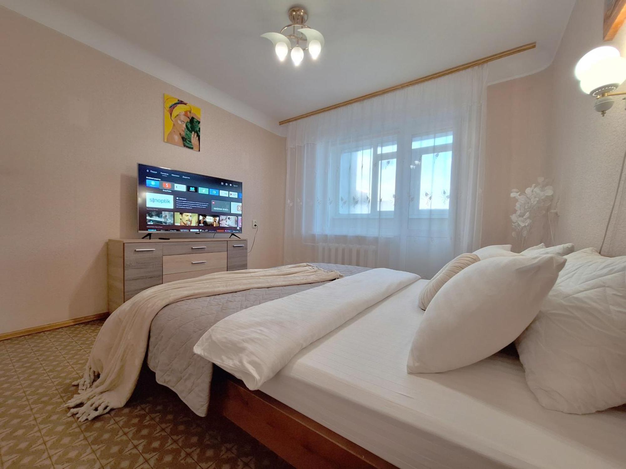 4 Ліжка З Балконом Документи Для Відряджень Мережа Alex Apartments Безконтатне Заселення 24-7 Poltava Kültér fotó