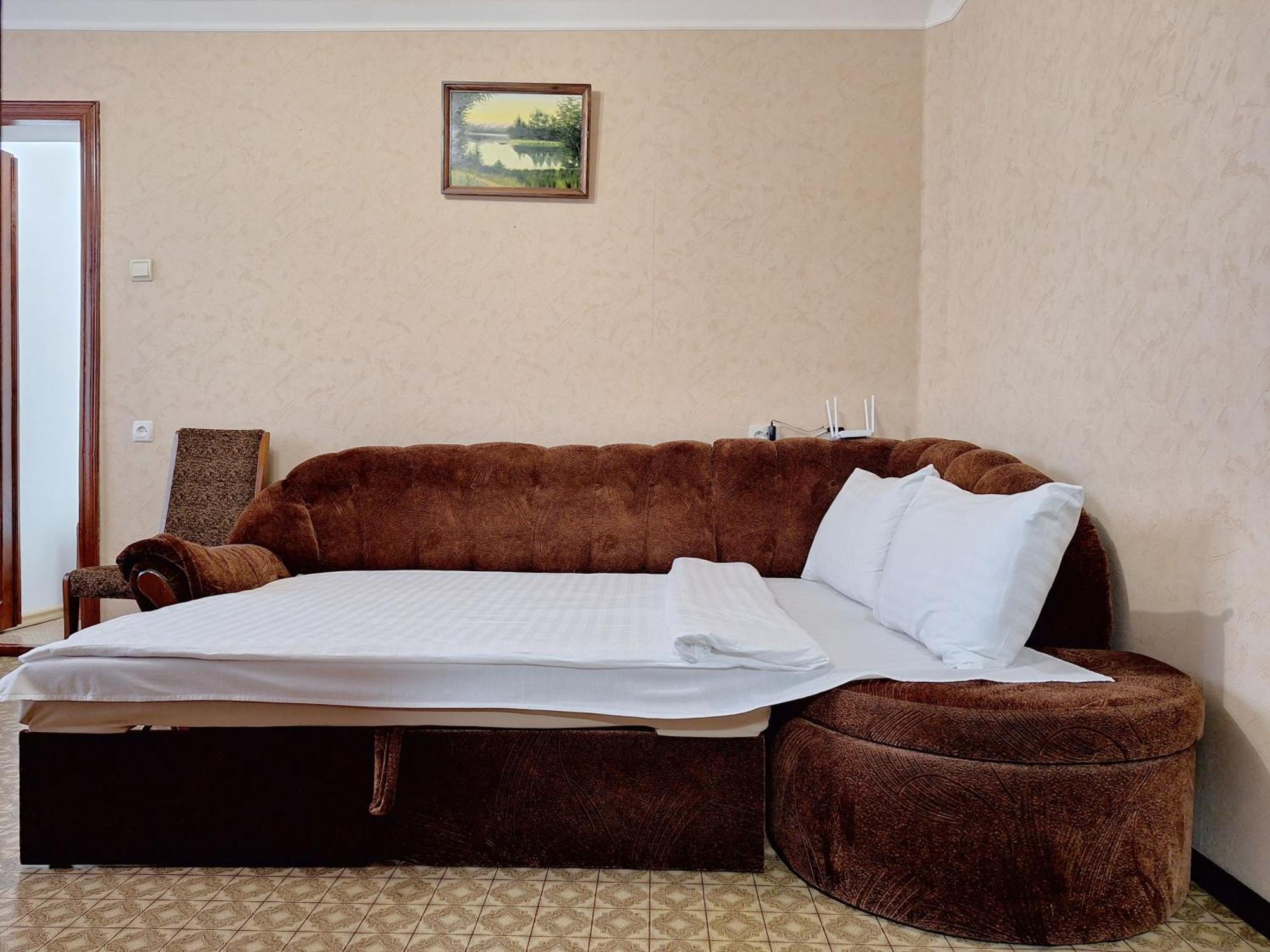 4 Ліжка З Балконом Документи Для Відряджень Мережа Alex Apartments Безконтатне Заселення 24-7 Poltava Kültér fotó